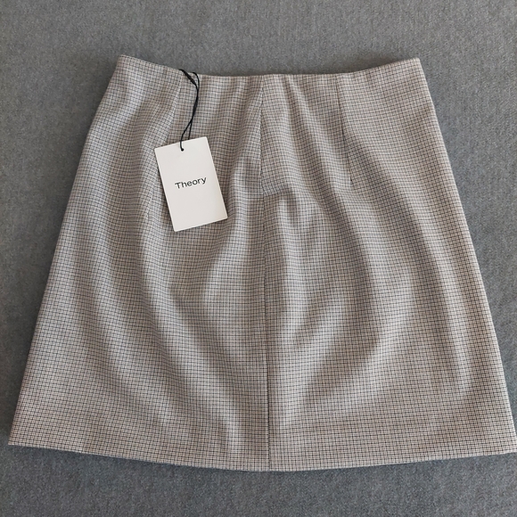 Theory Dresses & Skirts - Theory Mini Skirt in "Clean Suiting" Tan Multi size 00